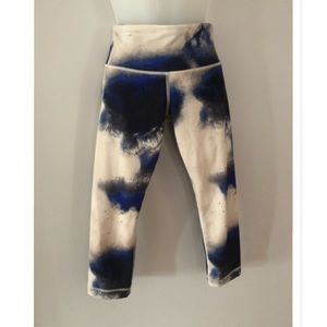 LULULEMON CROPPED LEGGINGS SIZE 2